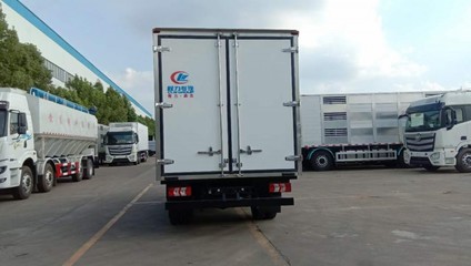 陜汽德威冷藏車今日出廠發(fā)往浙江杭州，高效溫控助力冷鏈物流